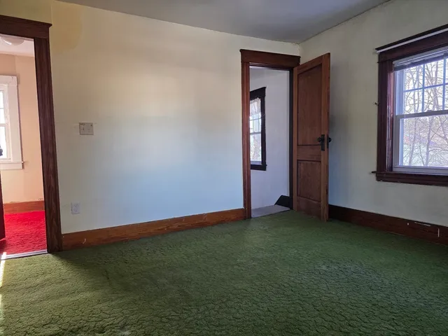 $355,000 | 324 1/2 Chestnut Street, Clinton, MA 01510