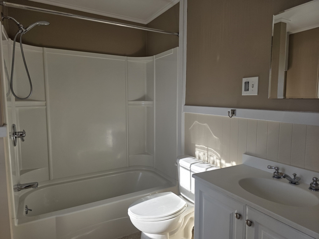 324 1/2 Chestnut Street Clinton, MA 01510 - Photo 22 of 27