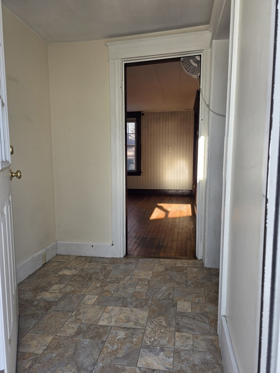 324 1/2 Chestnut Street Clinton, MA 01510 - Photo 25 of 27