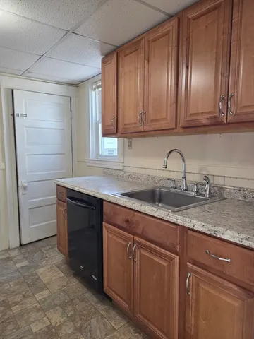 $355,000 | 324 1/2 Chestnut Street, Clinton, MA 01510