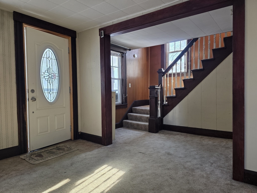 324 1/2 Chestnut Street Clinton, MA 01510 - Photo 6 of 27