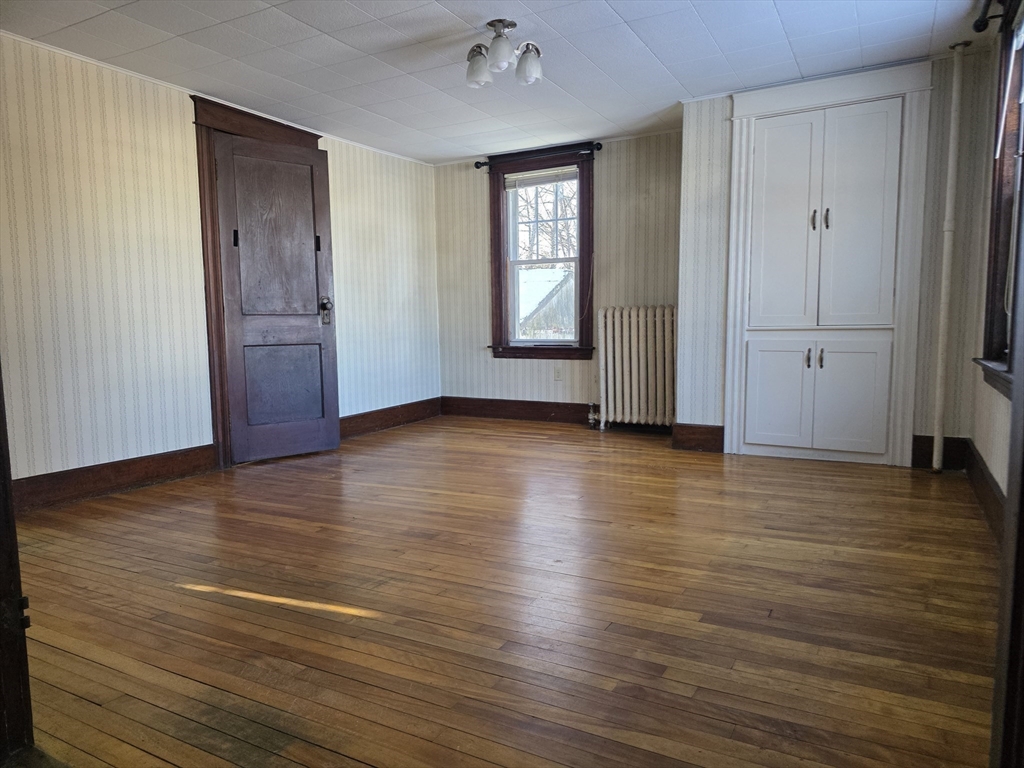 324 1/2 Chestnut Street Clinton, MA 01510 - Photo 9 of 21