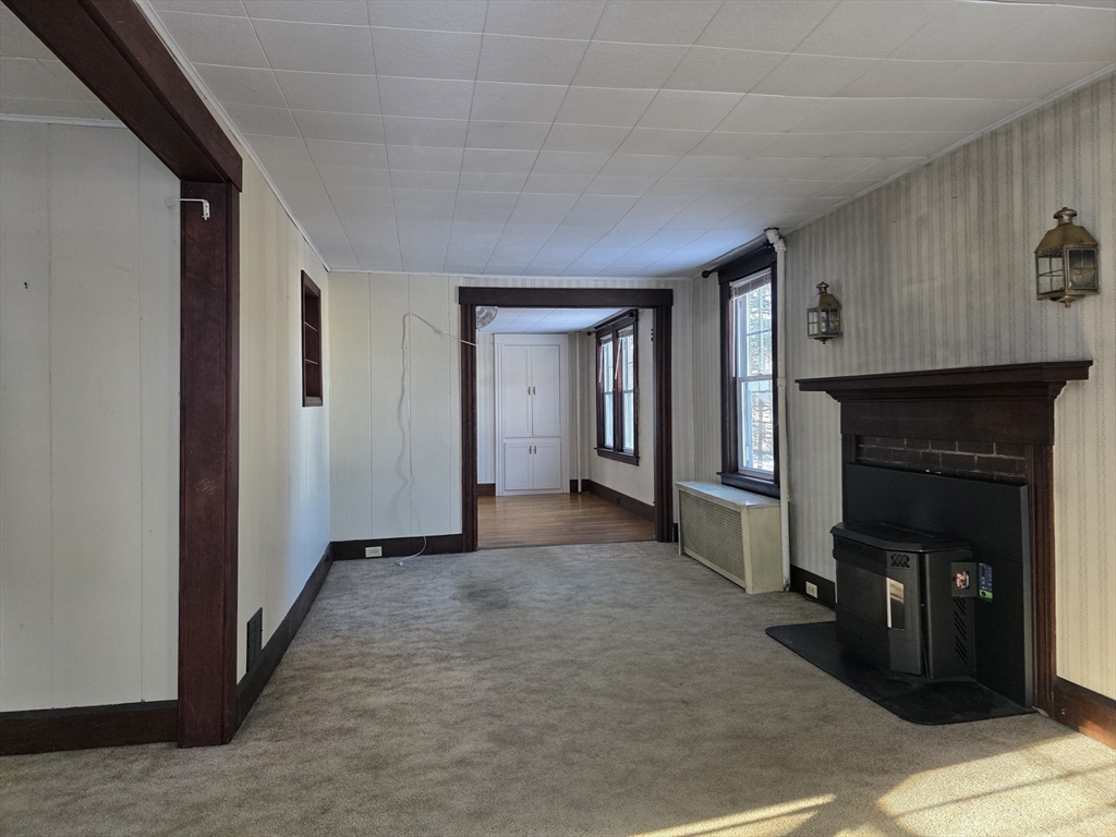 324 1/2 Chestnut Street Clinton, MA 01510 - Photo 9 of 27