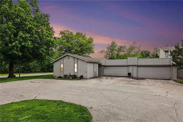 $144,900 | 14025 Ballantrae Drive, Grandview, MO 64030