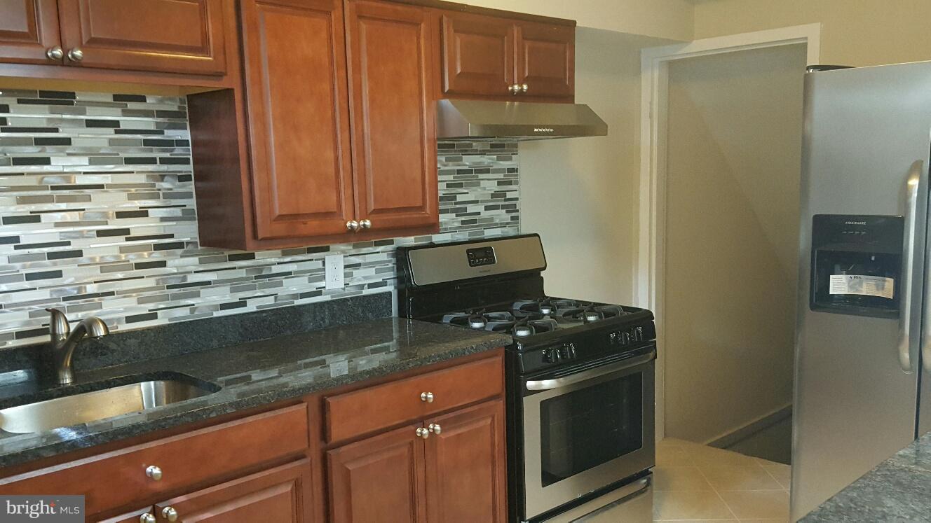 650 Brisbane Road Baltimore, MD 21229 - Photo 12 of 29 Kitchen