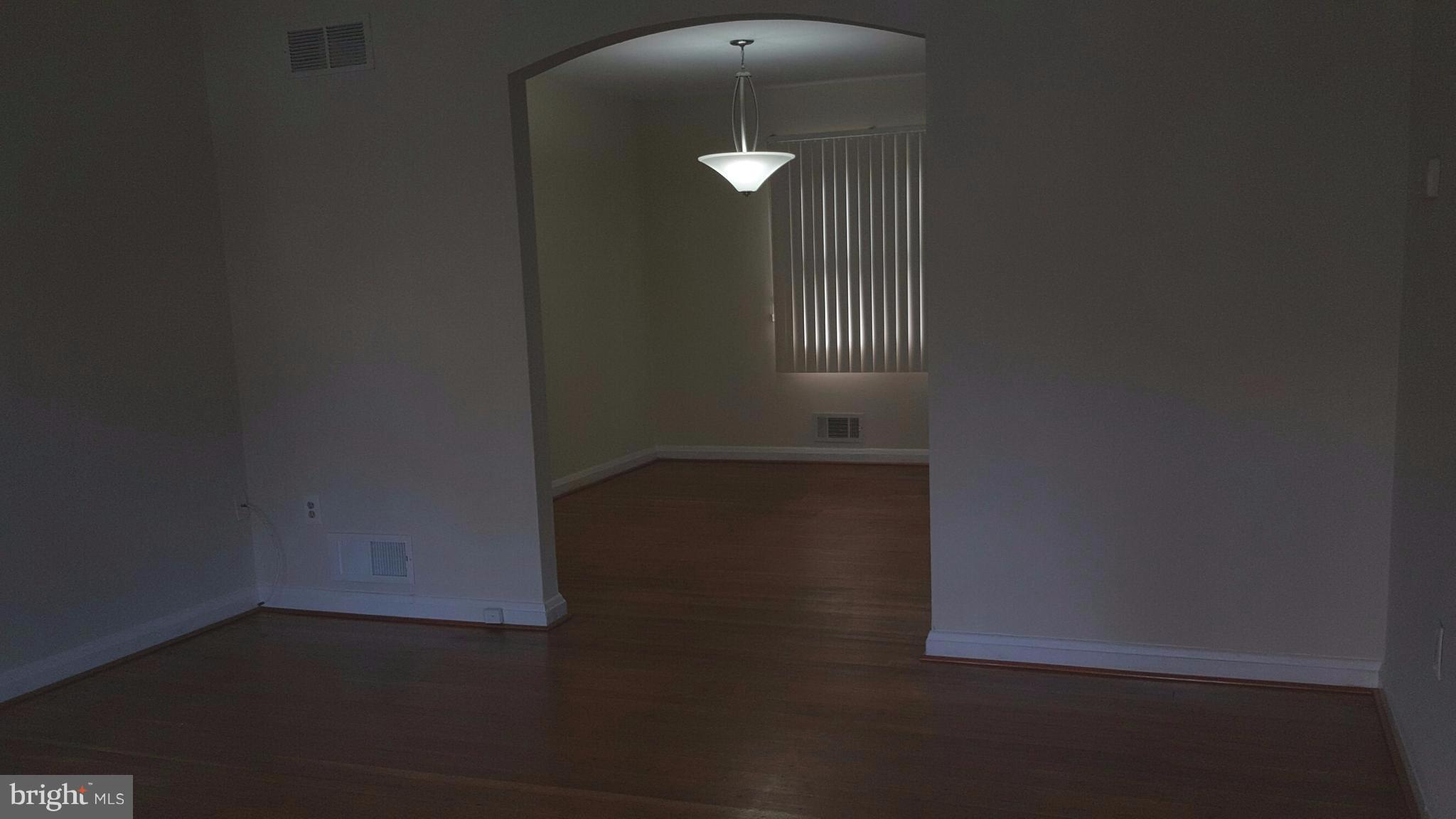 650 Brisbane Road Baltimore, MD 21229 - Photo 4 of 29 Dining Room