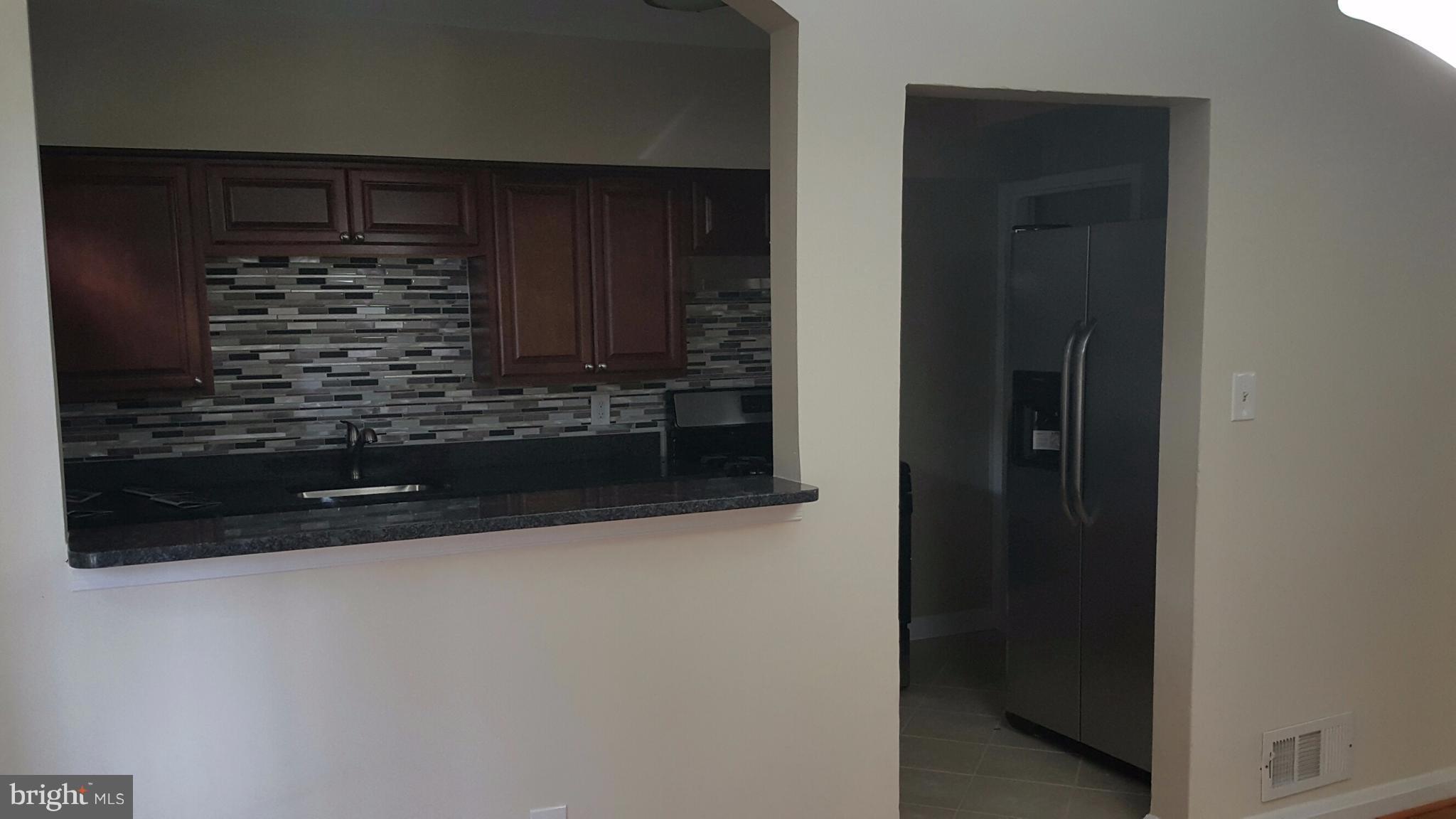 650 Brisbane Road Baltimore, MD 21229 - Photo 6 of 29 Dining Room