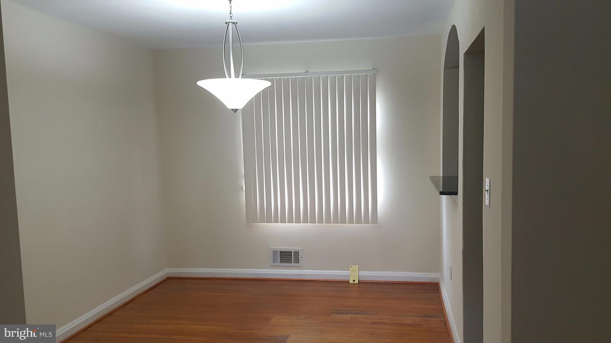 650 Brisbane Road Baltimore, MD 21229 - Photo 8 of 29 Dining Room
