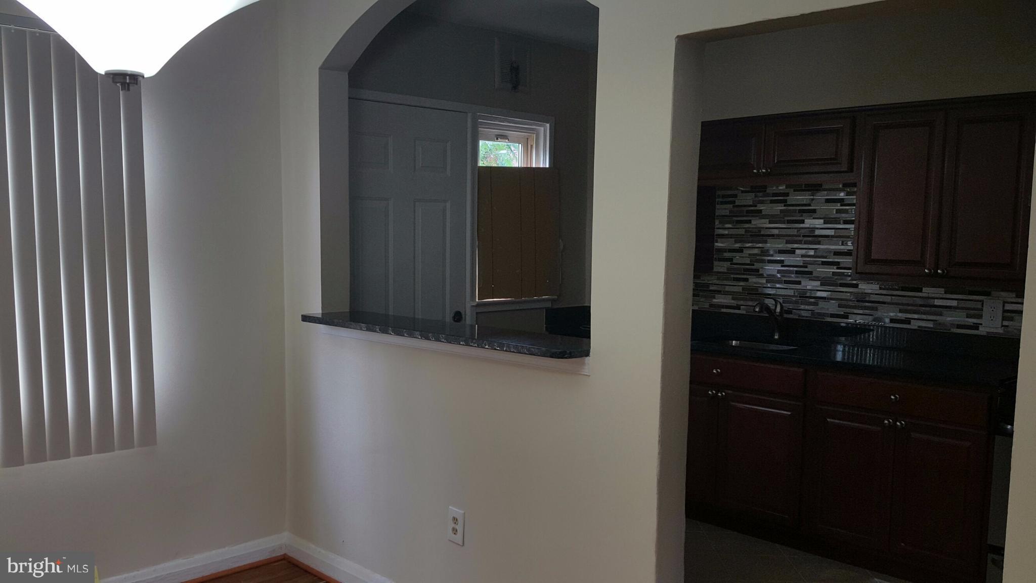 650 Brisbane Road Baltimore, MD 21229 - Photo 10 of 29 Dining Room
