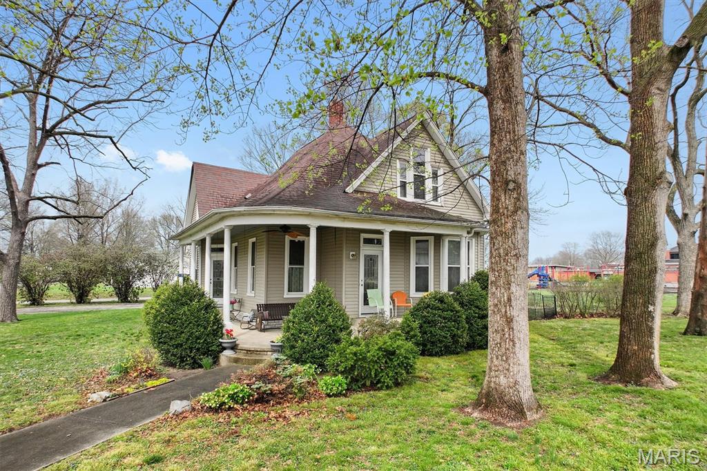 791 Clinton Street Carlyle, IL 62231 - Photo 1 of 49