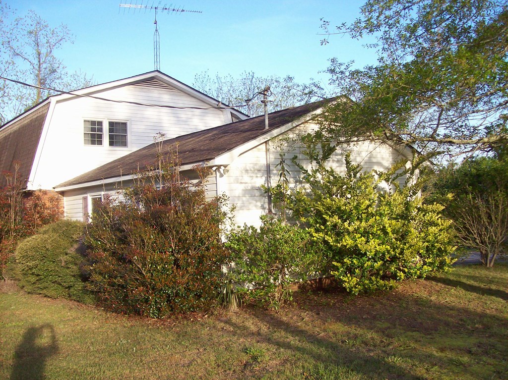 236 Chambers Road Macon, GA 31217 - Photo 18 of 29 a view of a garage with a tree