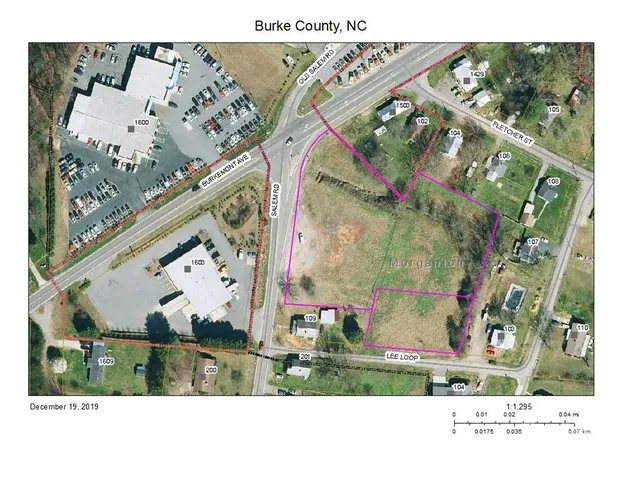 a view of parking area