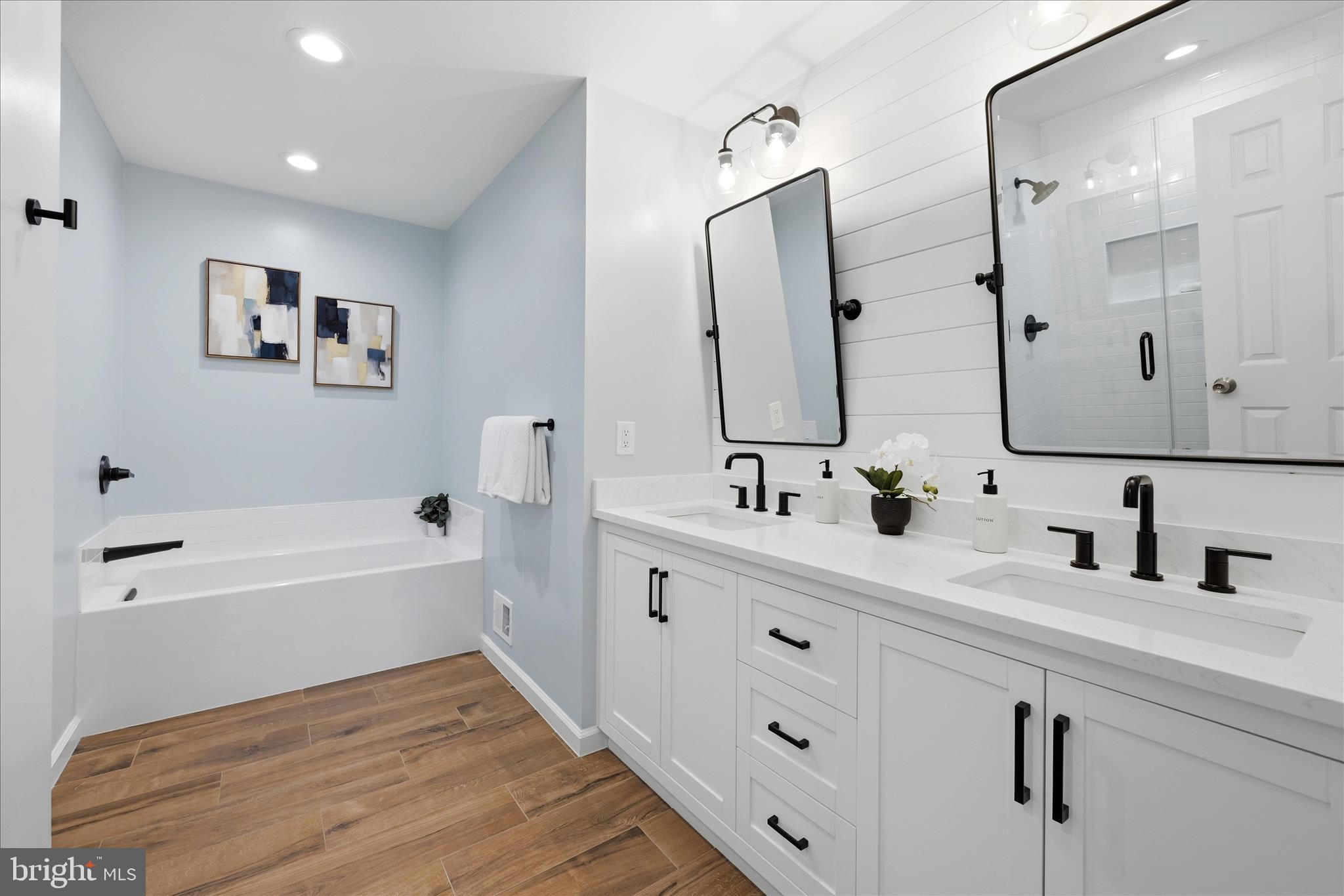 7716 Shootingstar Drive Springfield, VA 22152 - Photo 12 of 35 Primary Bathroom