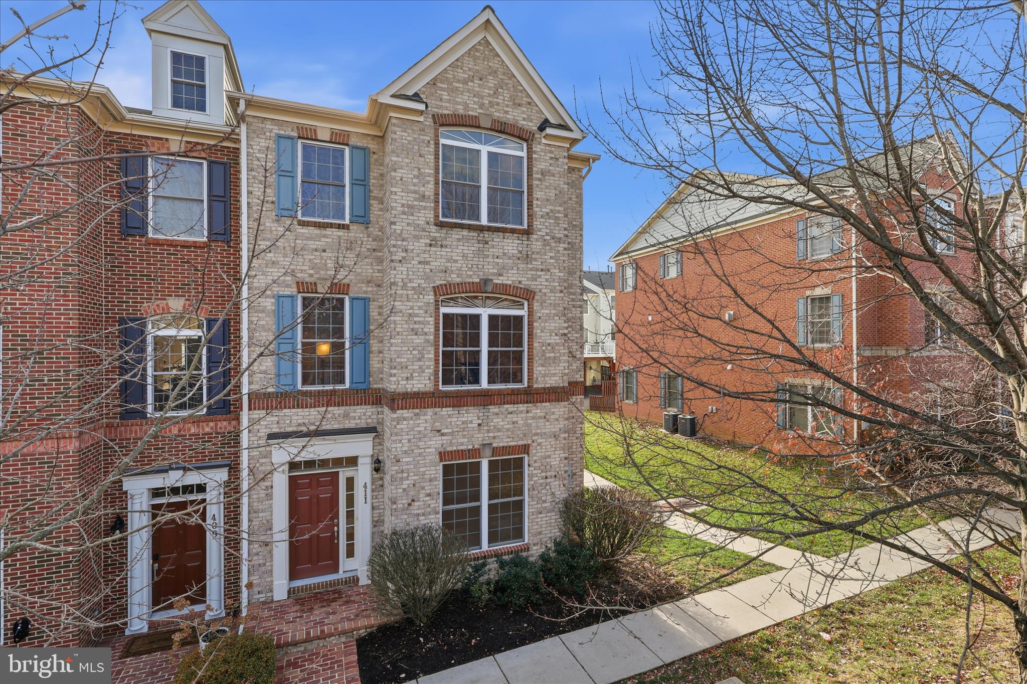 411 Spring Street Herndon, VA 20170 - Photo 1 of 46