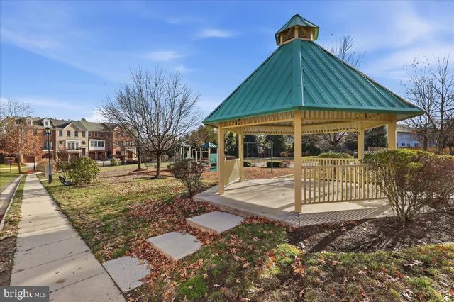 $790,000 | 411 Spring Street, Herndon, VA 20170