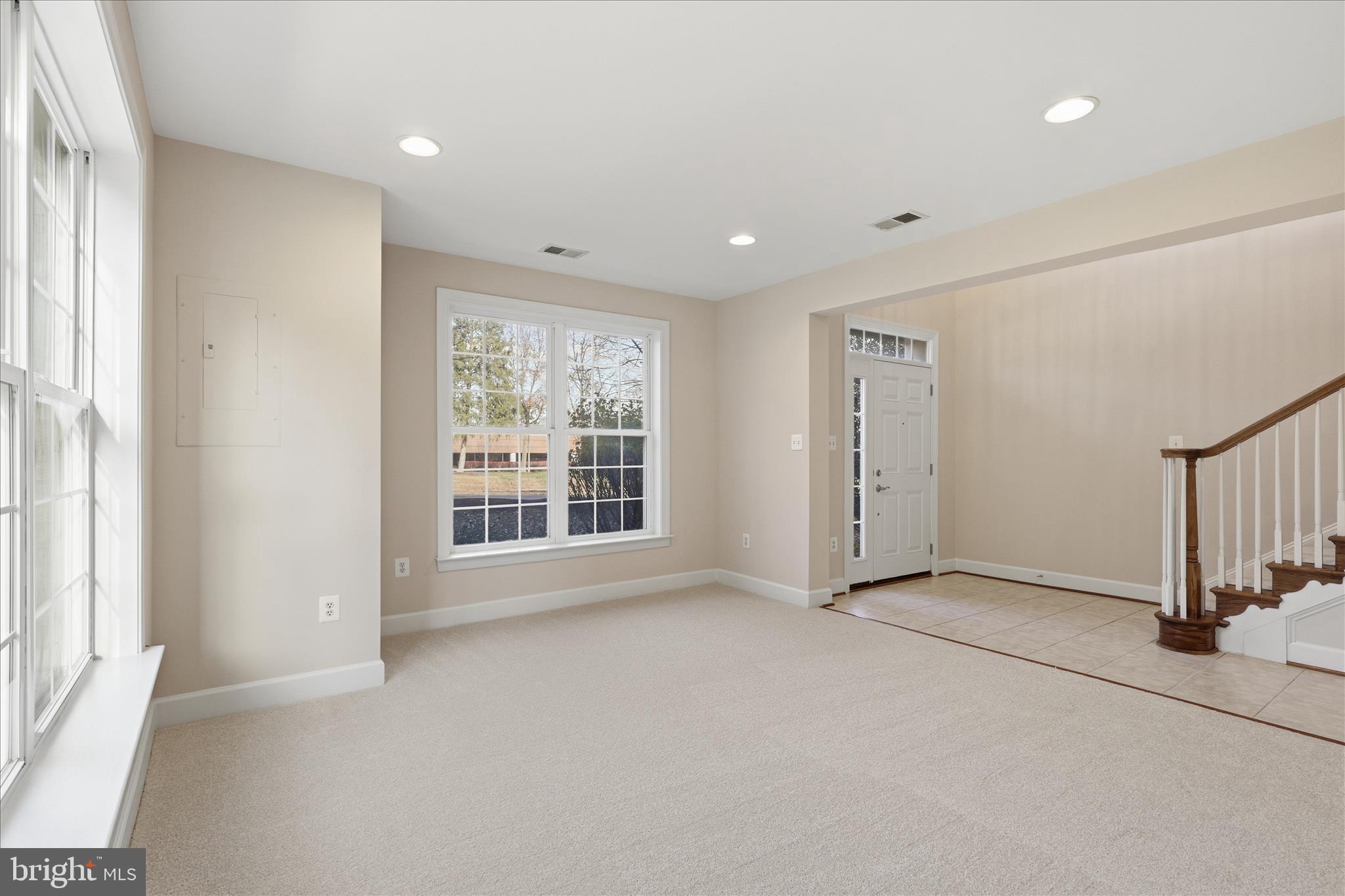 411 Spring Street Herndon, VA 20170 - Photo 7 of 46