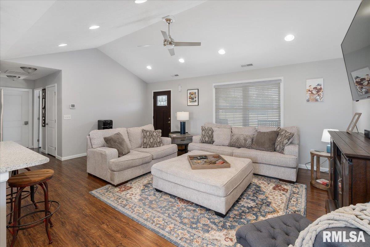 15702 Jadin Road Marion, IL 62959 - Photo 11 of 30