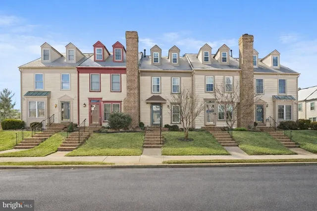 $550,000 | 44025 Aberdeen Terrace, Ashburn, VA 20147