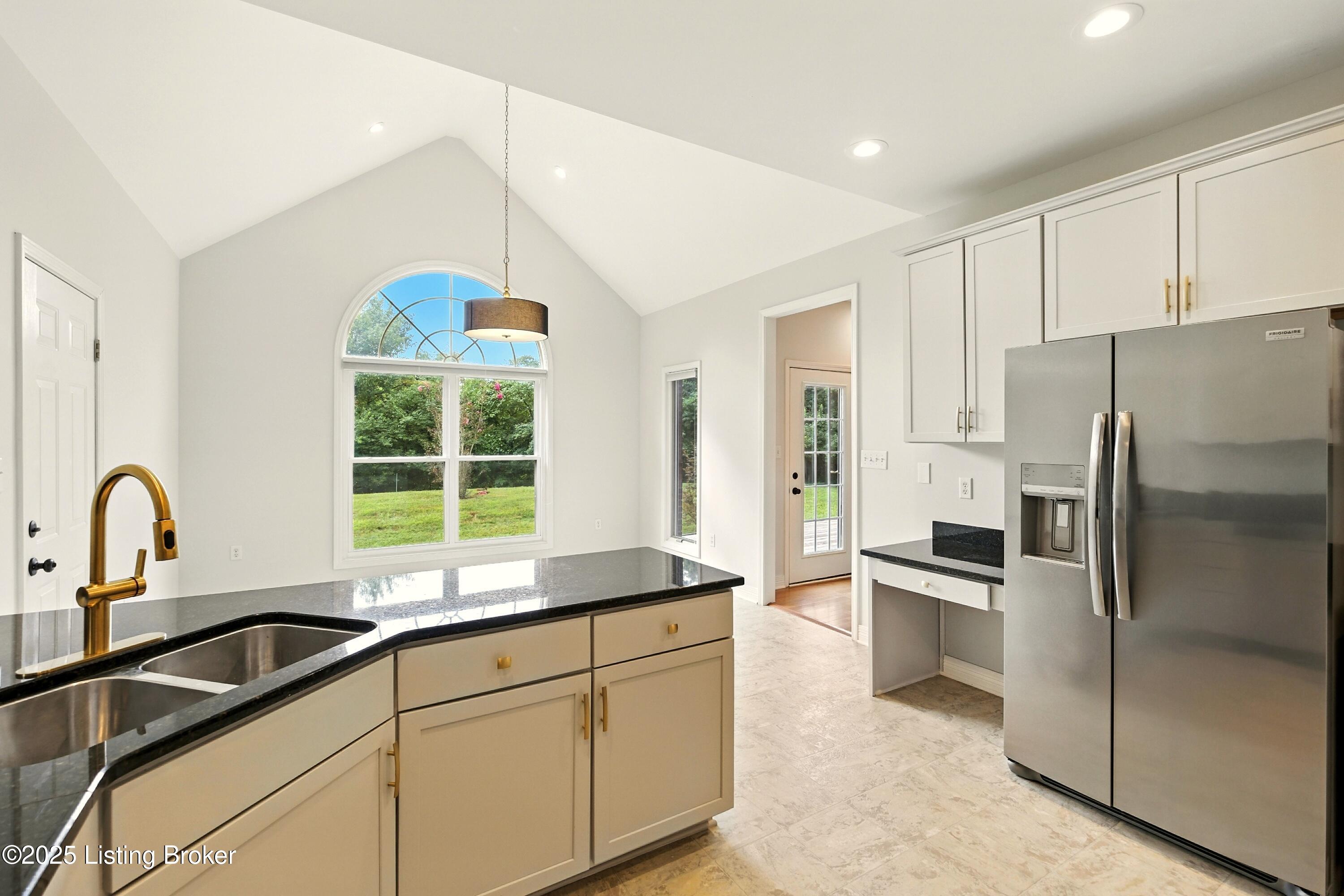 6310 Lime Road Louisville, KY 40222 - Photo 14 of 44 Kitchen
