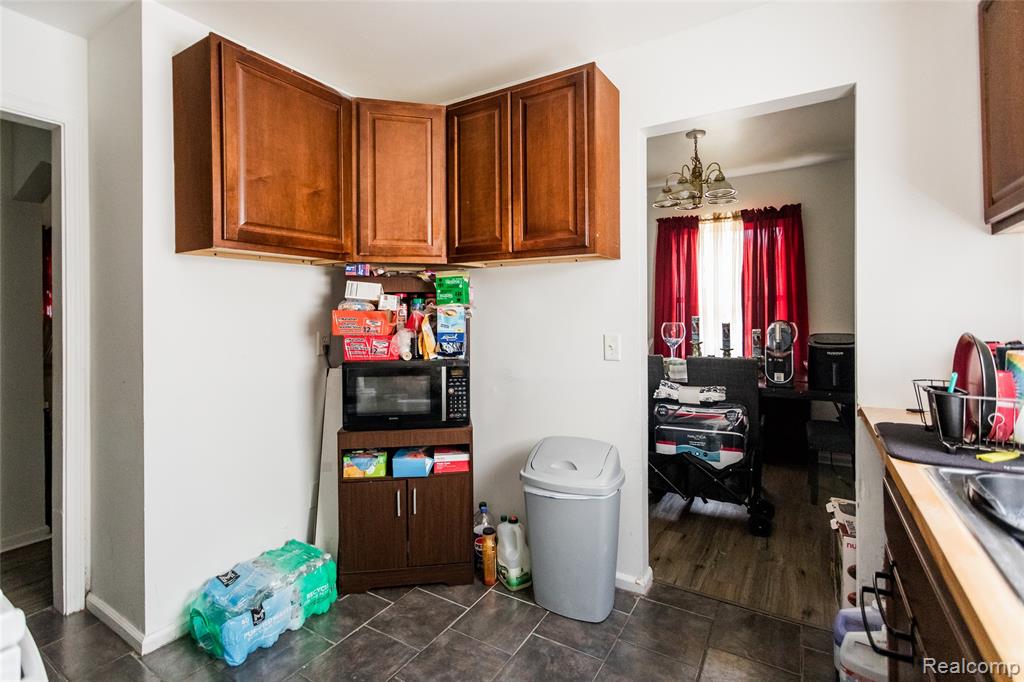 4267 Cadieux Road Detroit, MI 48224 - Photo 10 of 23