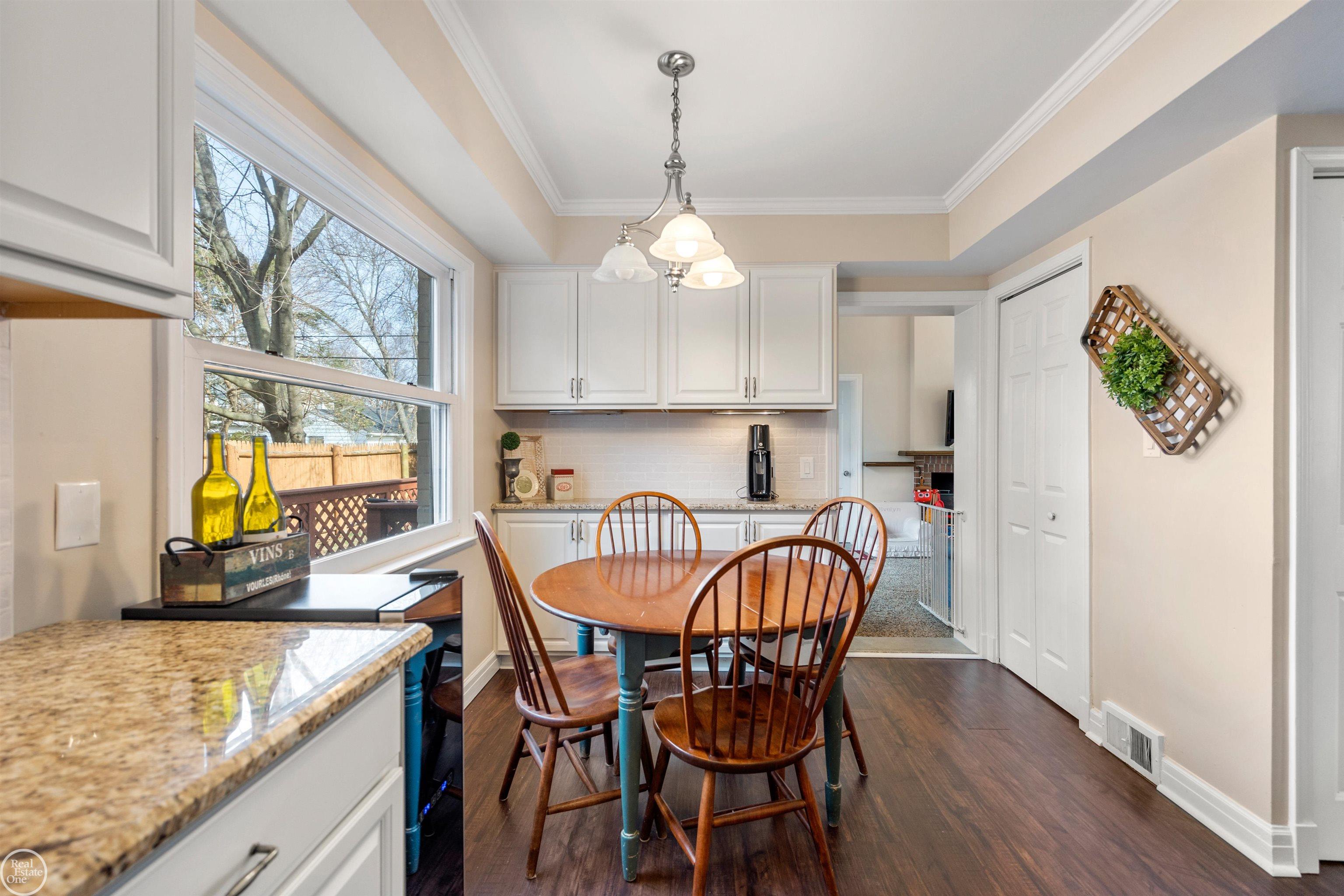 704 Pemberton Road Grosse Pointe Park, MI 48230 - Photo 21 of 75