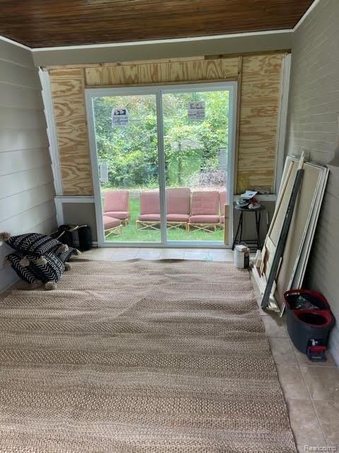 156 Barrington Road Bloomfield Hills, MI 48302 - Photo 21 of 27 Breezeway.jpg