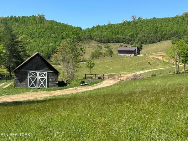 $349,000 | 933 Frog Level Road, Harrogate, TN 37752