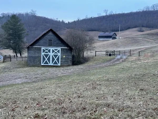 $349,000 | 933 Frog Level Road, Harrogate, TN 37752