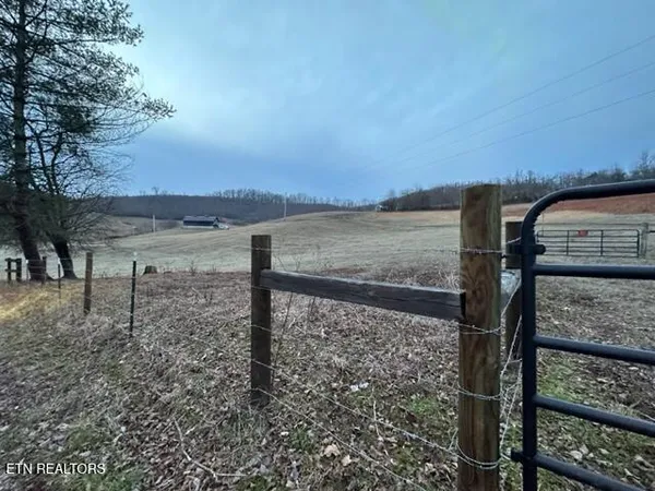 $349,000 | 933 Frog Level Road, Harrogate, TN 37752