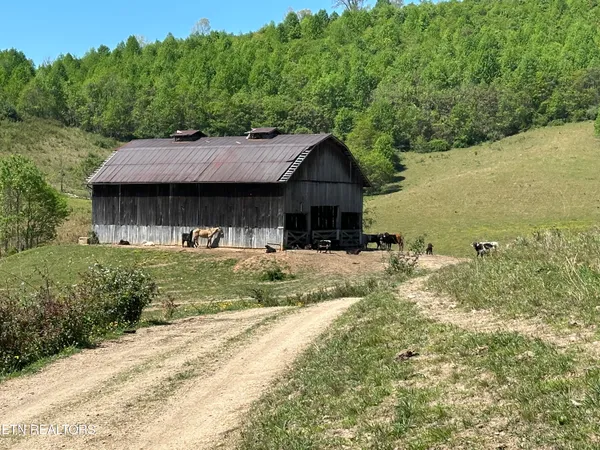 $349,000 | 933 Frog Level Road, Harrogate, TN 37752