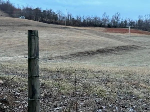 $349,000 | 933 Frog Level Road, Harrogate, TN 37752
