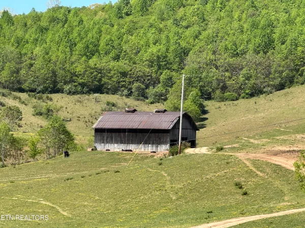 $349,000 | 933 Frog Level Road, Harrogate, TN 37752