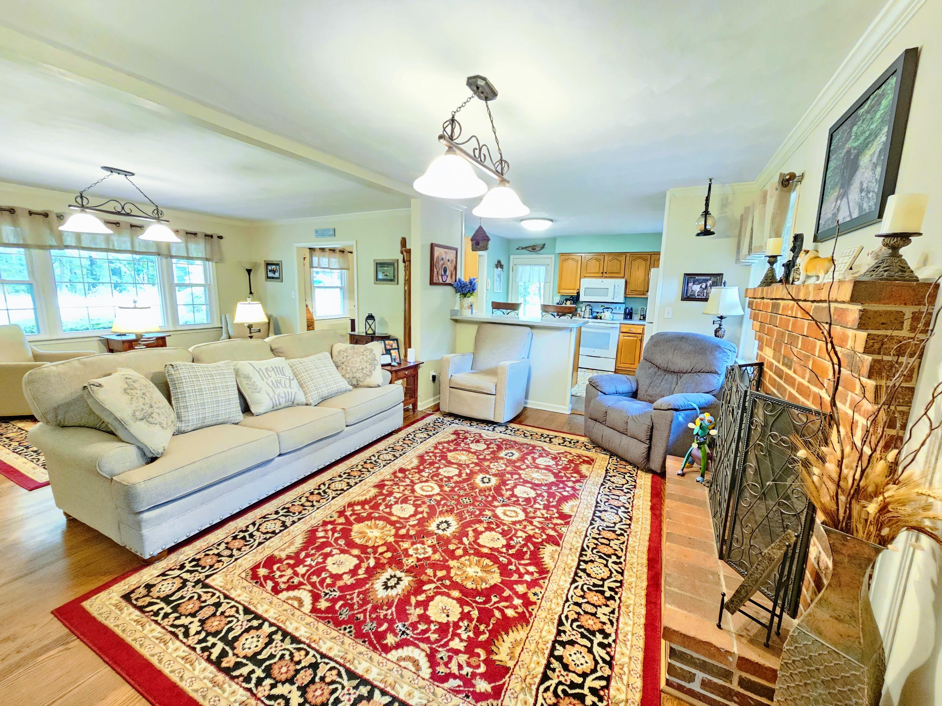 593 Sherwood Drive Blue Ridge, VA 24064 - Photo 6 of 26 Living Room