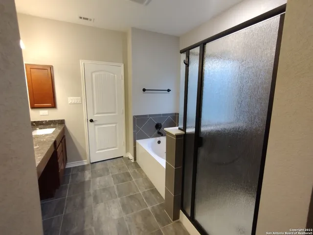 $2,650 | 11212 Hill Top Loop, Helotes, TX 78023