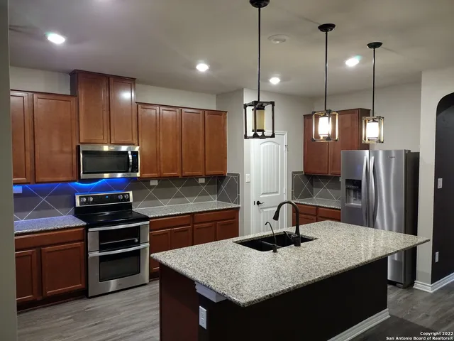 $2,650 | 11212 Hill Top Loop, Helotes, TX 78023