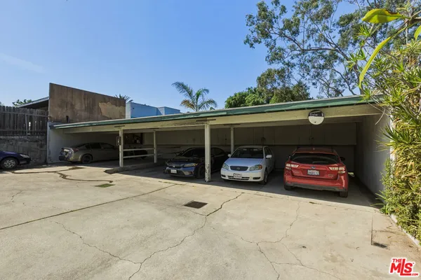 $2,895 | 2701 Kansas Avenue, Unit 10, Santa Monica, CA 90404