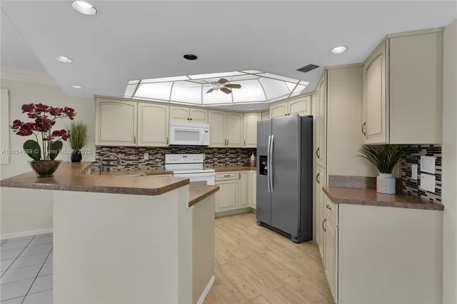 $269,900 | 1409 Southeast 46th Lane, Unit 105, Cape Coral, FL 33904