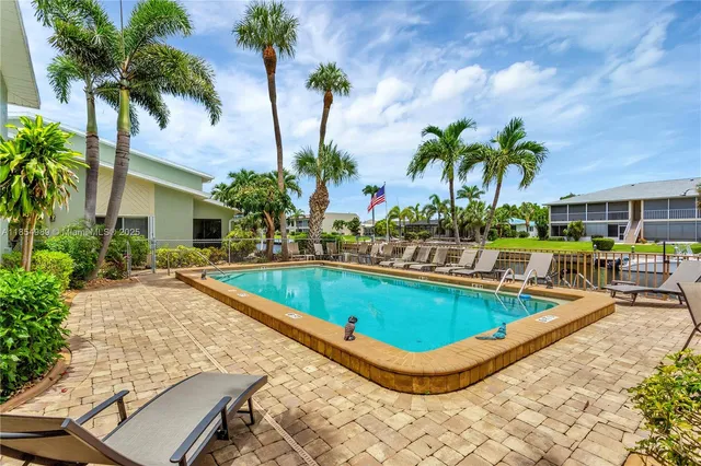 $269,900 | 1409 Southeast 46th Lane, Unit 105, Cape Coral, FL 33904