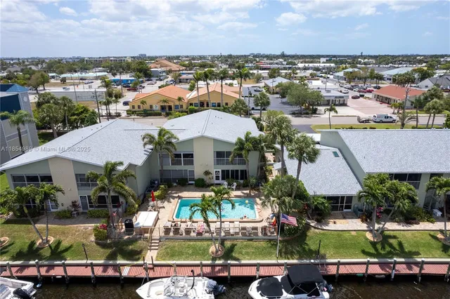 $269,900 | 1409 Southeast 46th Lane, Unit 105, Cape Coral, FL 33904