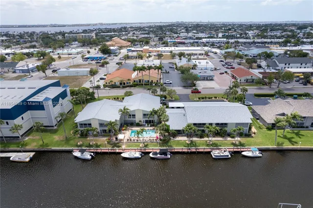 $269,900 | 1409 Southeast 46th Lane, Unit 105, Cape Coral, FL 33904