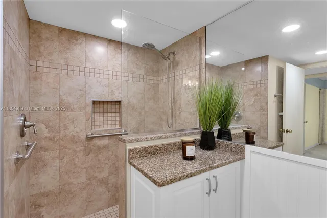 $269,900 | 1409 Southeast 46th Lane, Unit 105, Cape Coral, FL 33904