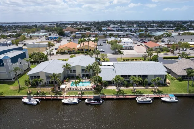 $269,900 | 1409 Southeast 46th Lane, Unit 105, Cape Coral, FL 33904