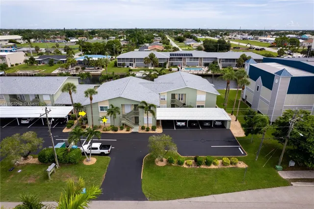 $269,900 | 1409 Southeast 46th Lane, Unit 105, Cape Coral, FL 33904