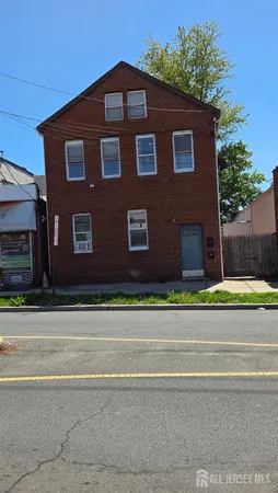 $2,000 | 62 Georges Road, New Brunswick, NJ 08901