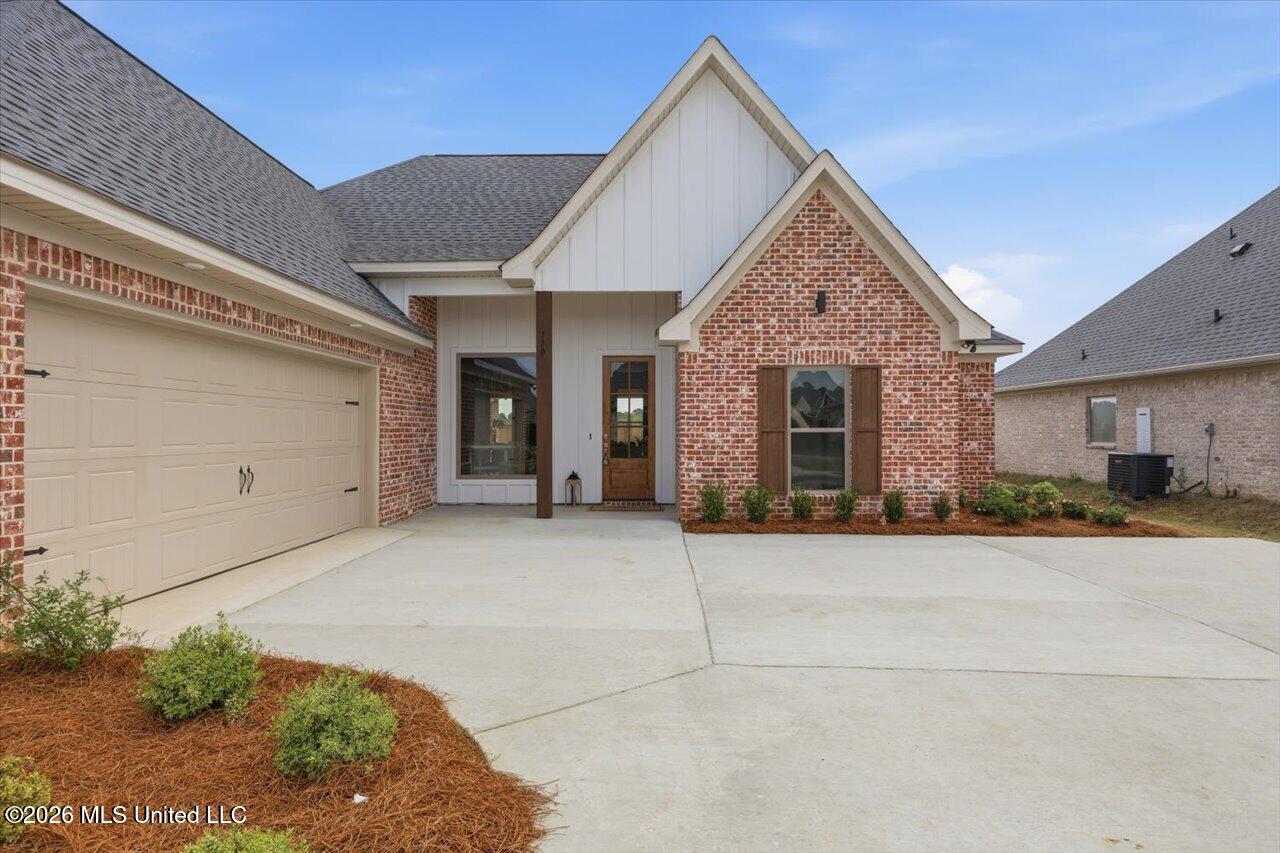 1110 Old Ct Crossing Flowood, MS 39232 - Photo 3 of 52 03-1110 Old Ct Xing _ Home Tours MS