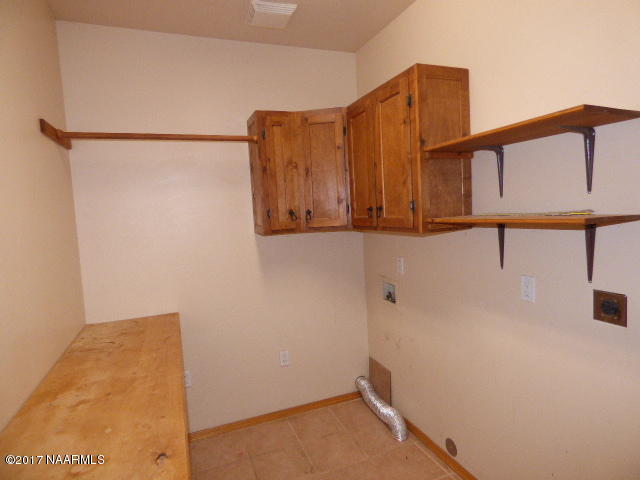 567 Mustang Road Page, AZ 86040 - Photo 14 of 20 13_Laundry