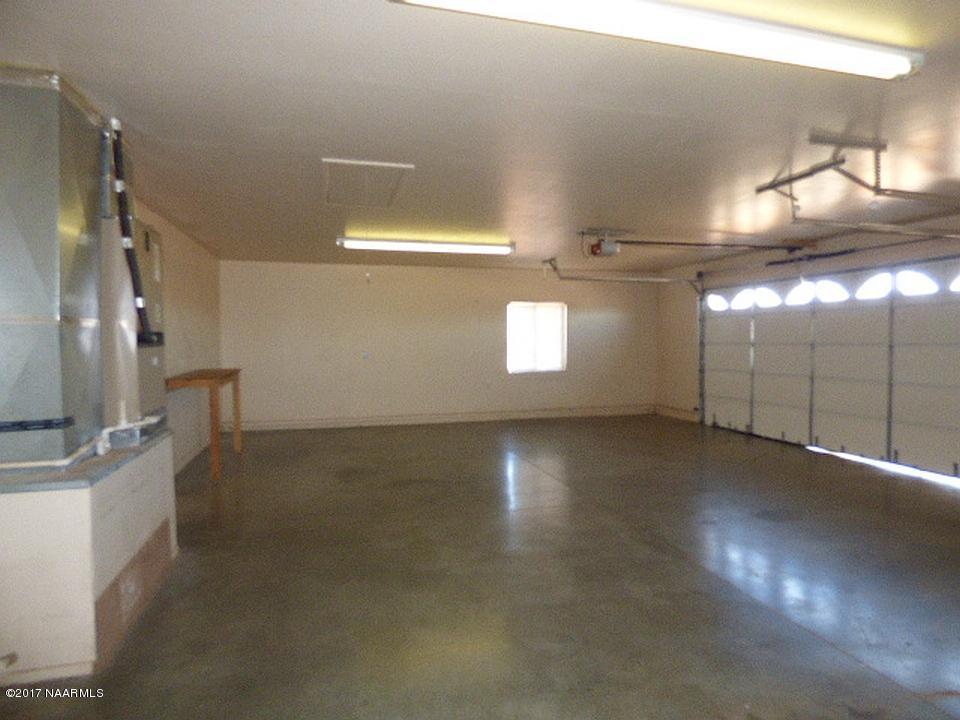 567 Mustang Road Page, AZ 86040 - Photo 15 of 20 14_Garage