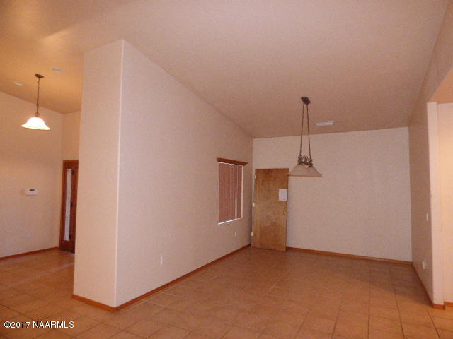 567 Mustang Road Page, AZ 86040 - Photo 3 of 20 02_Dining