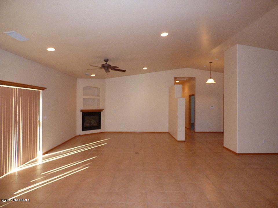 567 Mustang Road Page, AZ 86040 - Photo 5 of 20 04_Great Room