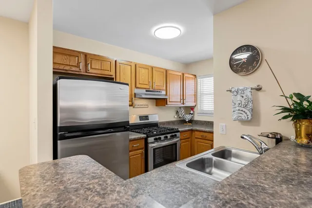 $269,999 | 3214 Debra Drive, Island Lake, IL 60042